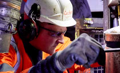 Cadent Engineer repairing the pipes near the site.